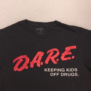 DARE Short Sleeve Crew Neck Graphic T-Shirt Adult Mens Size Large L Black
